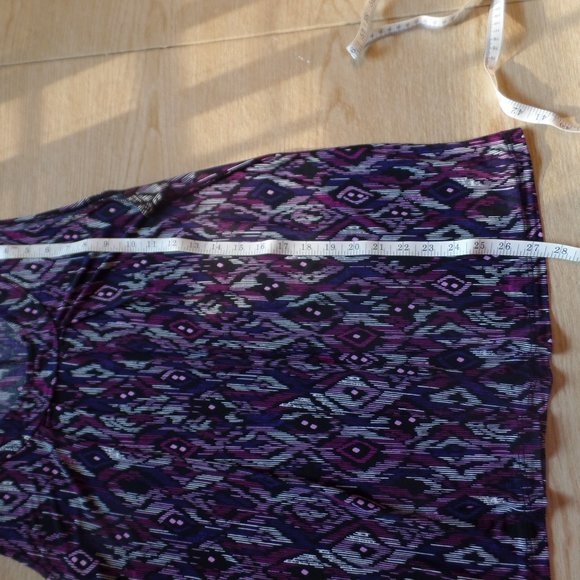Roz & Ali black stretchy top with purple & pink geometric design 1X - Picture 5 of 5